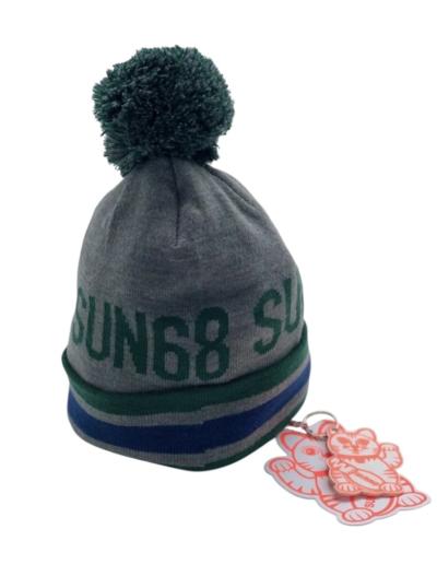 cappello con pon pon 