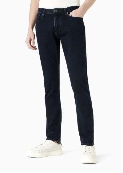 Jeans J06 slim fit in comfort denim