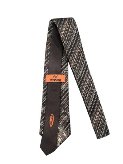 Cravatta in seta con fodera a contrasto