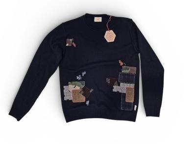 MAGLIONE BOB GIROCOLLO IN LANA CON APPLICAZIONI PATCH