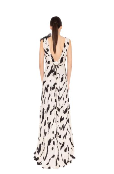 Abito donna da sera con dettaglio floreale sulle spalle