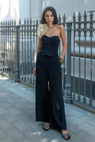 ABITO CON ACCESSORIO