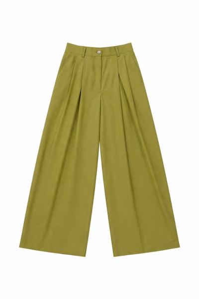 Pantaloni ampi a palazzo